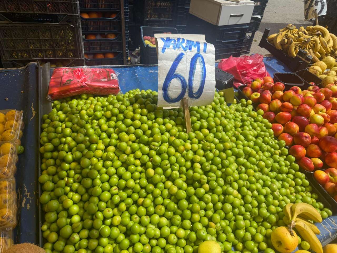 Konya pazarlarında etiket şaşkınlığı! Çoğu yarım yarım satılıyor 7
